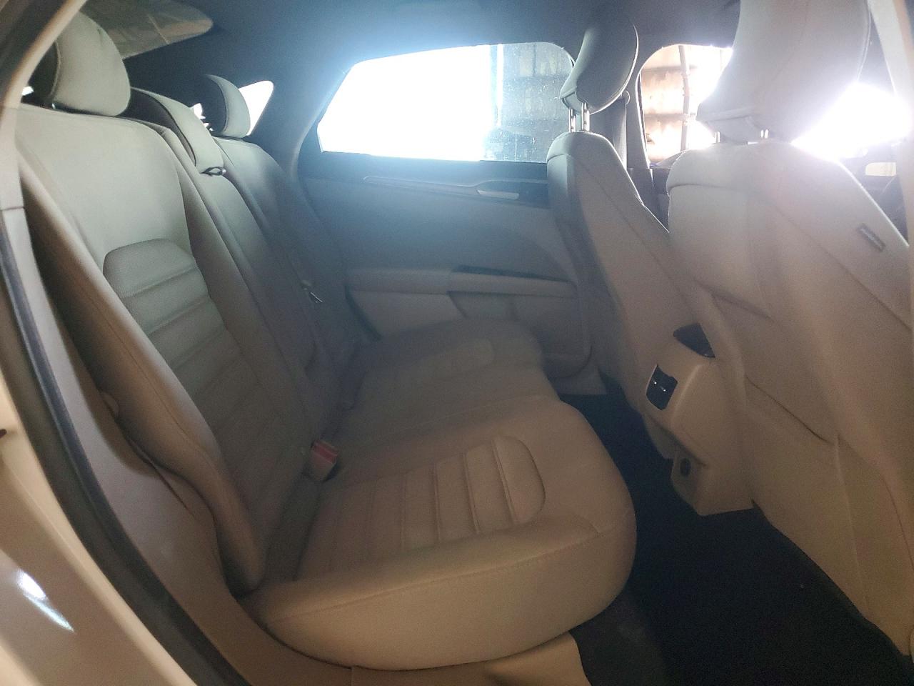 2017 FORD FUSION SE photo 19