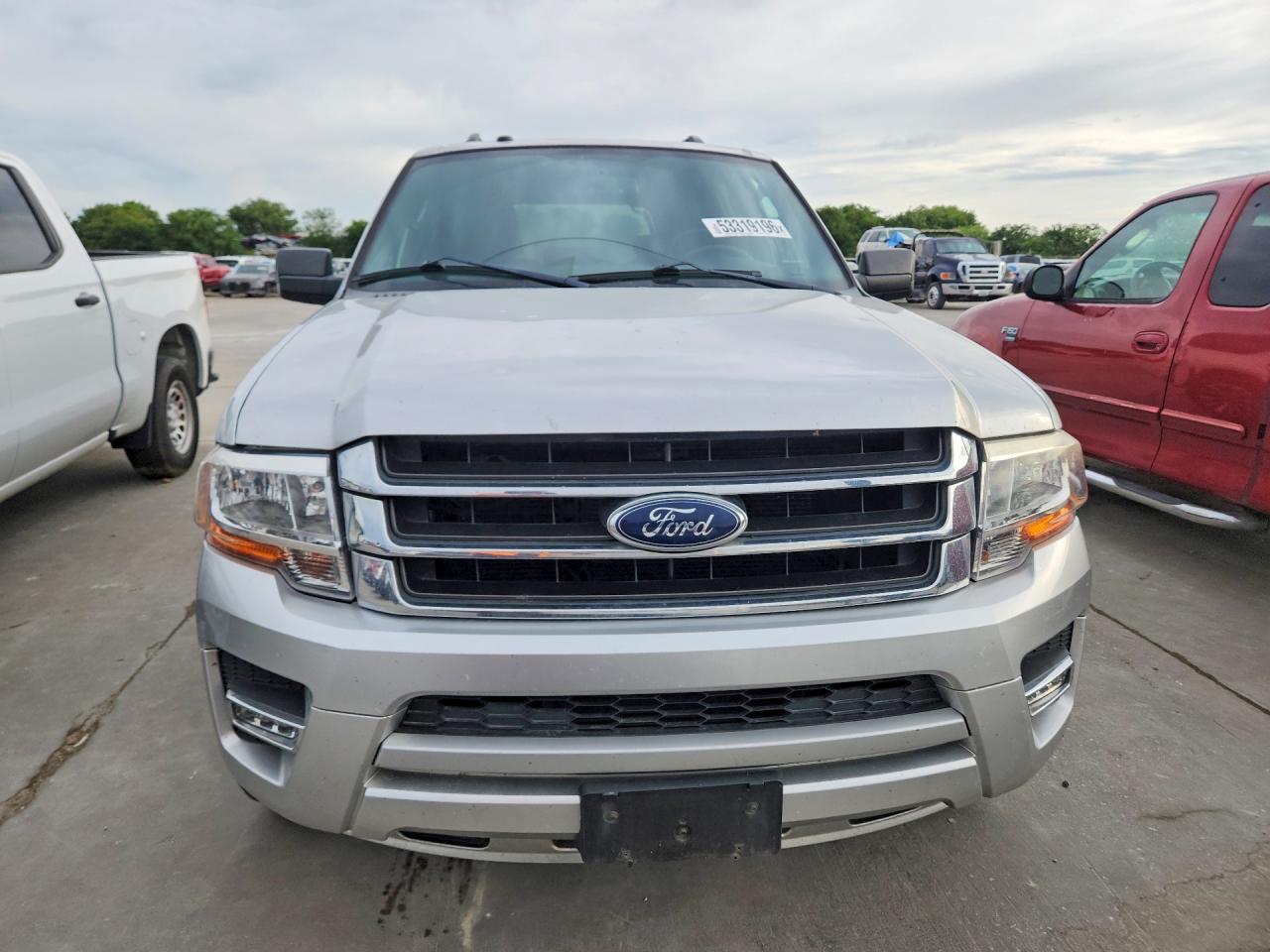 2017 FORD EXPEDITION XLT photo 5