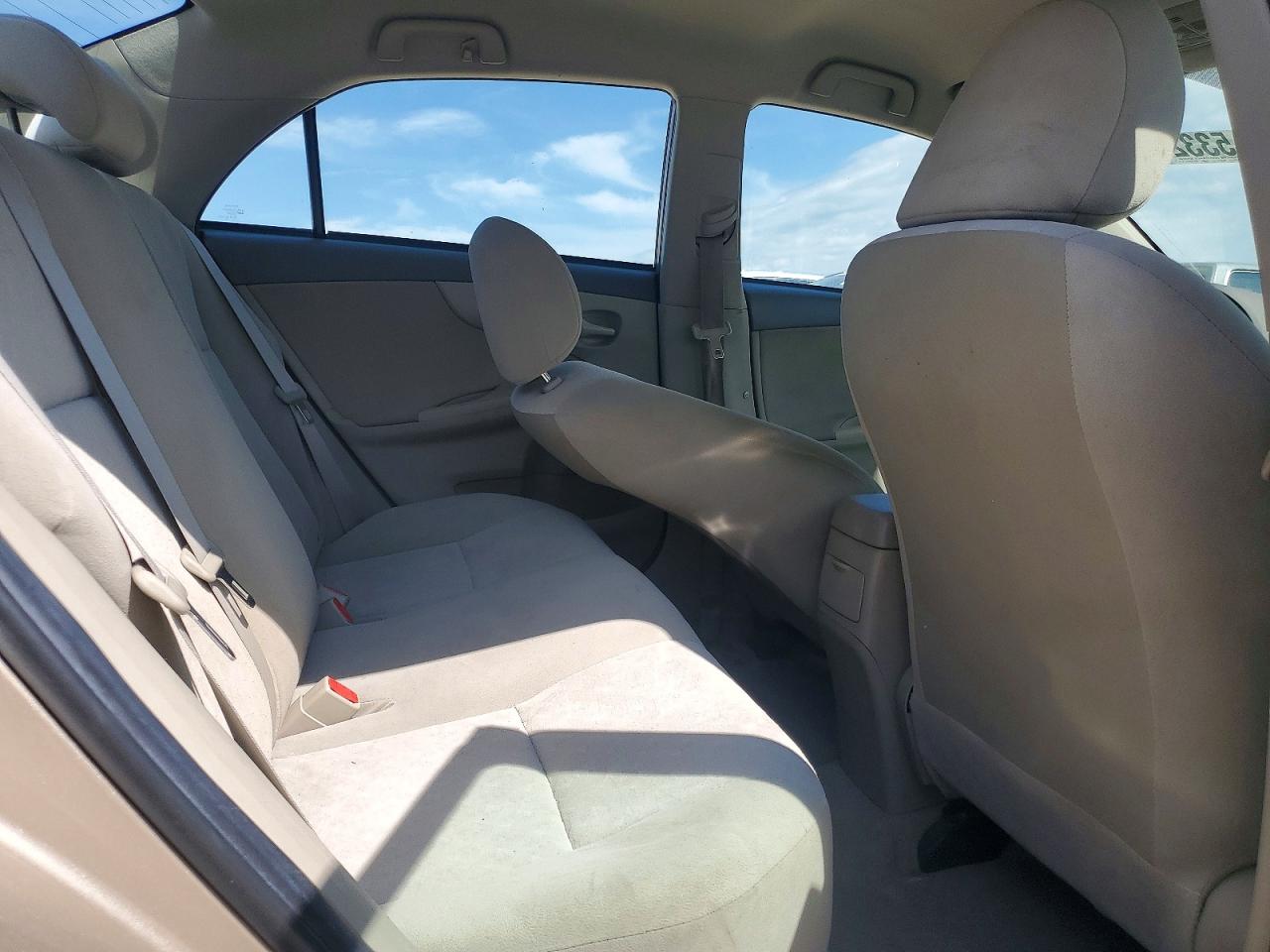 2009 TOYOTA COROLLA LE photo 28