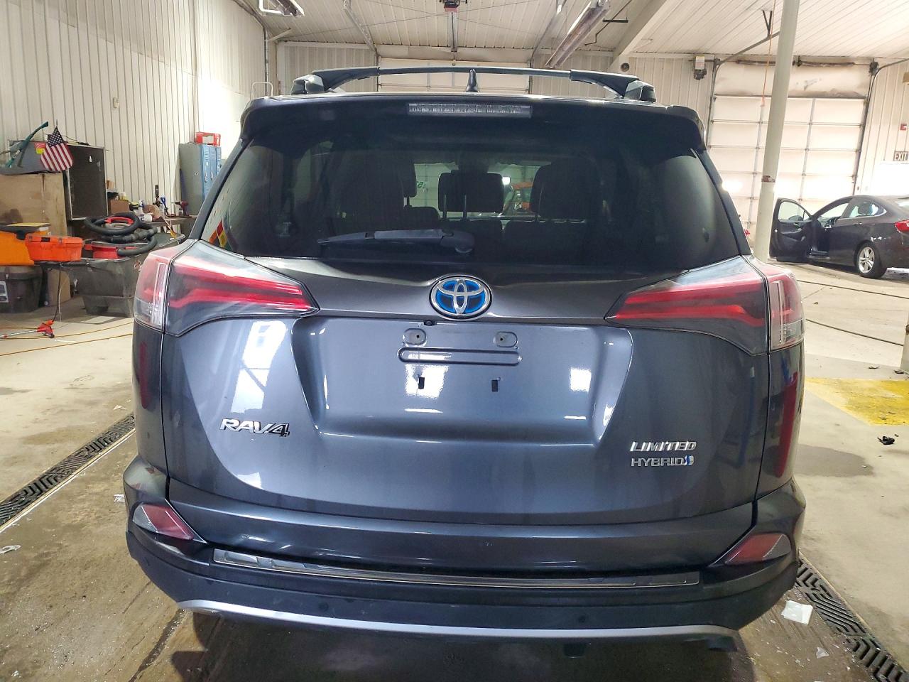 2018 TOYOTA RAV4 HV LIMITED photo 11
