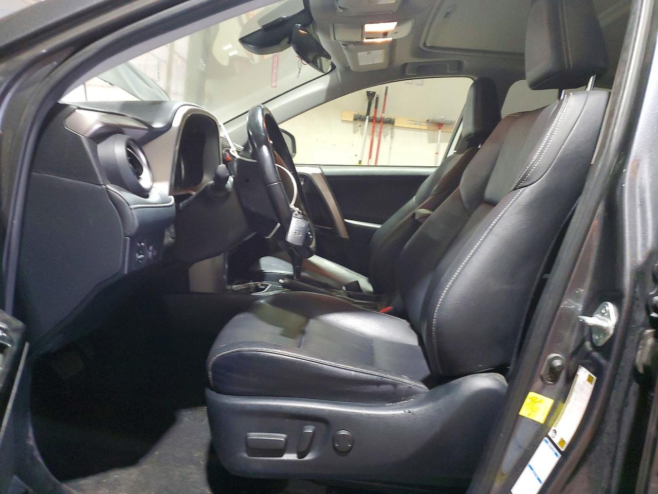 2018 TOYOTA RAV4 HV LIMITED photo 13