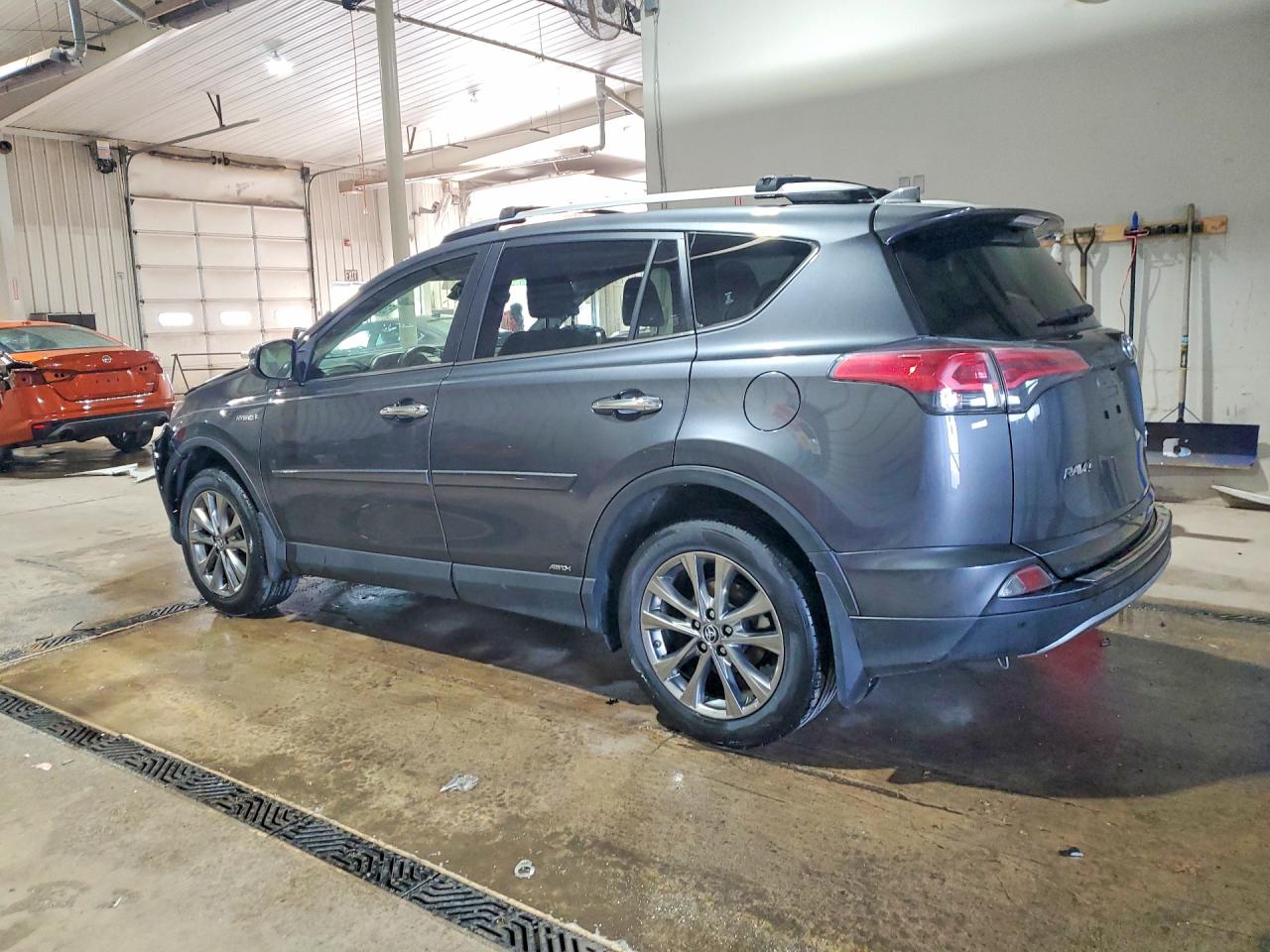 2018 TOYOTA RAV4 HV LIMITED photo 3