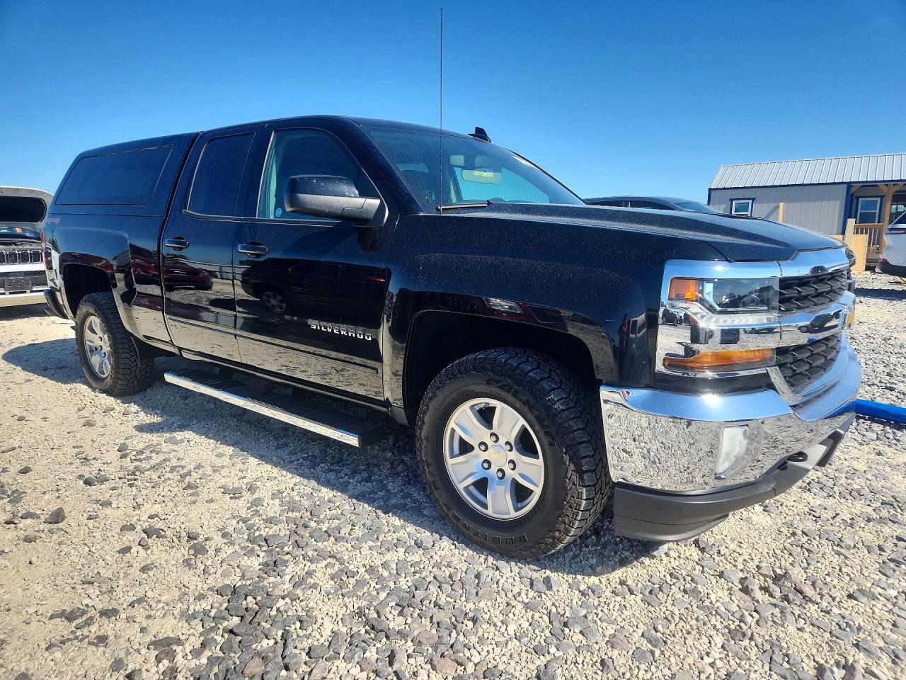 2017 CHEVROLET SILVERADO K1500 LT photo 10