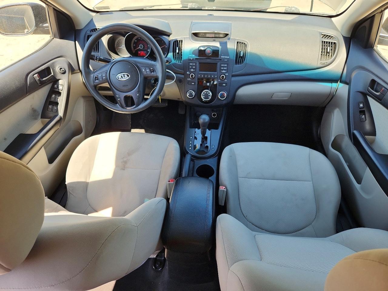 2010 KIA FORTE EX photo 22