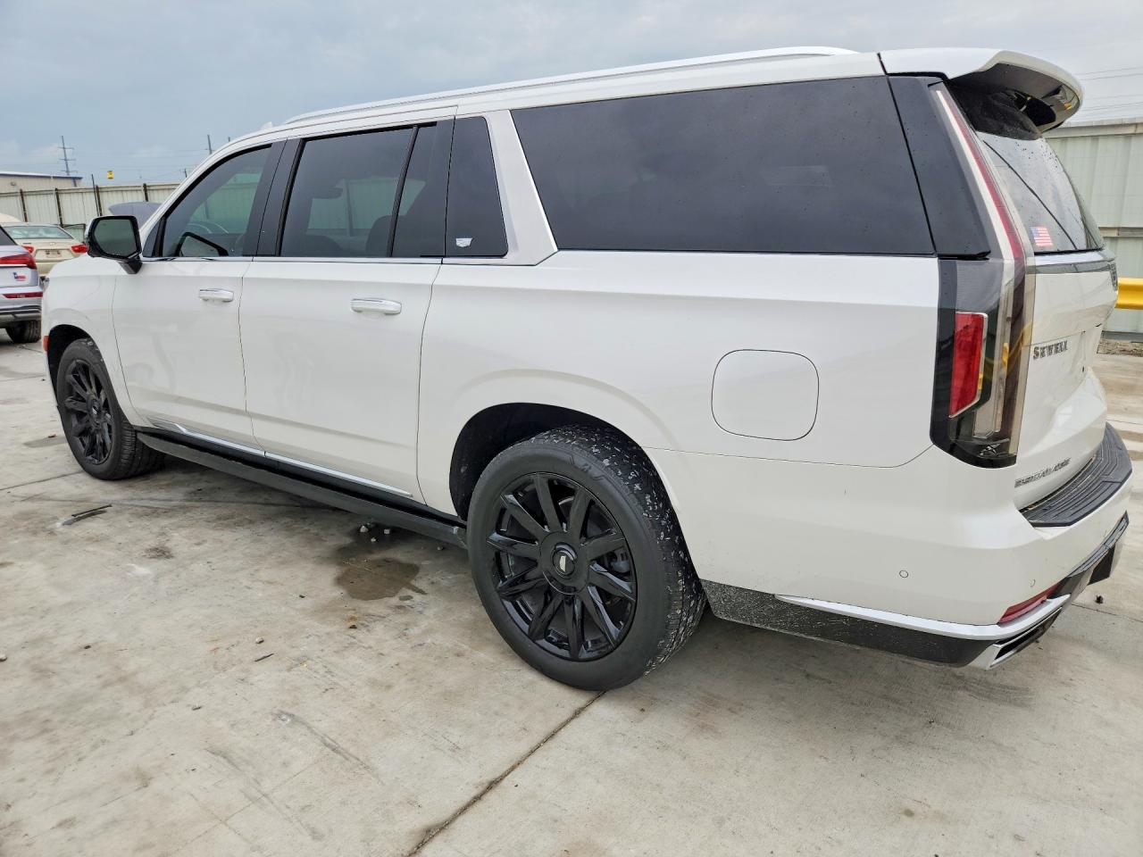 2021 CADILLAC ESCALADE ESV PREMIUM LUXURY PLATINUM photo 2