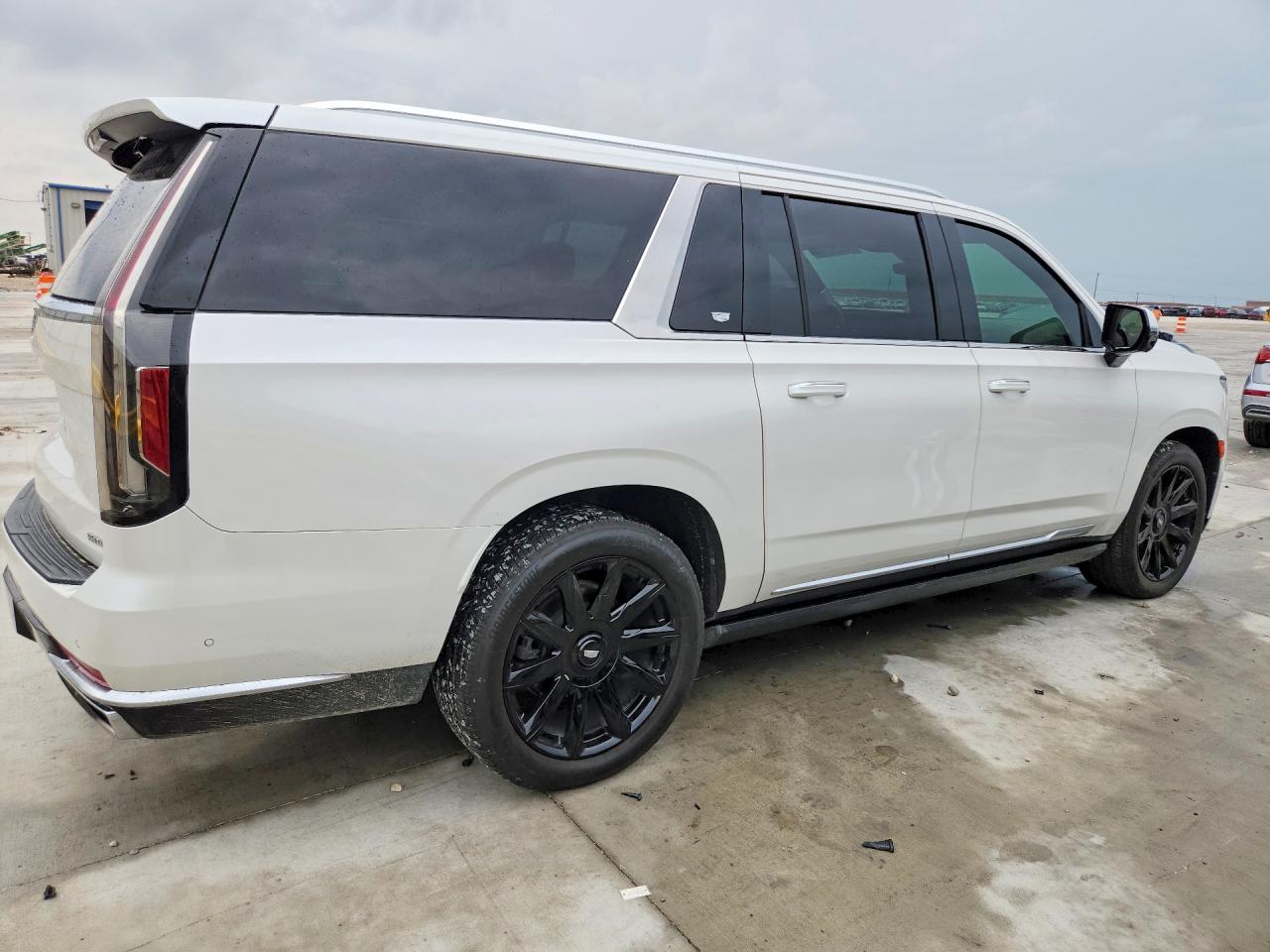 2021 CADILLAC ESCALADE ESV PREMIUM LUXURY PLATINUM photo 3