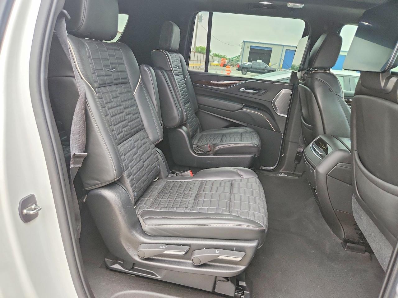 2021 CADILLAC ESCALADE ESV PREMIUM LUXURY PLATINUM photo 11