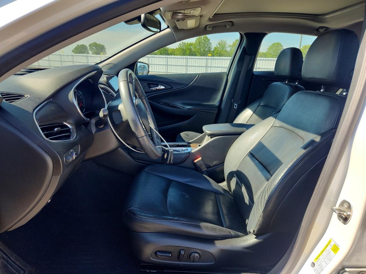 2017 CHEVROLET MALIBU PREMIER photo 13