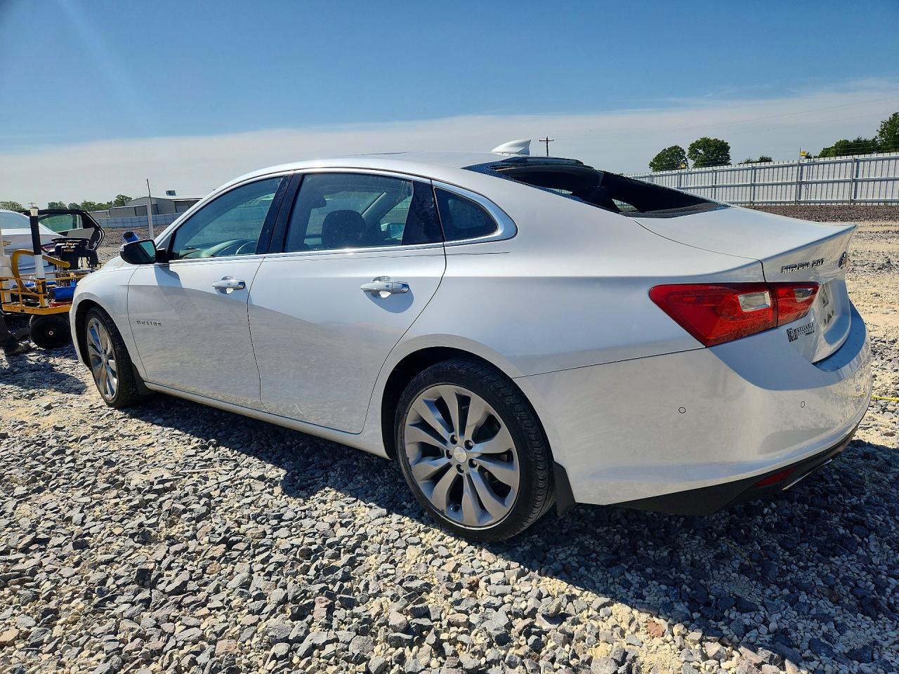 2017 CHEVROLET MALIBU PREMIER photo 3