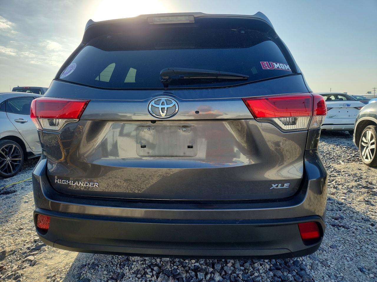 2017 TOYOTA HIGHLANDER XLE photo 16