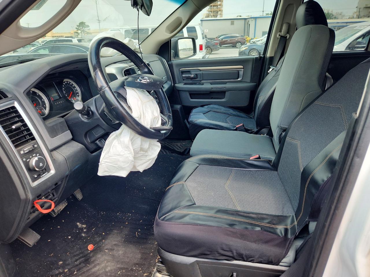 2016 RAM 1500 SLT photo 13