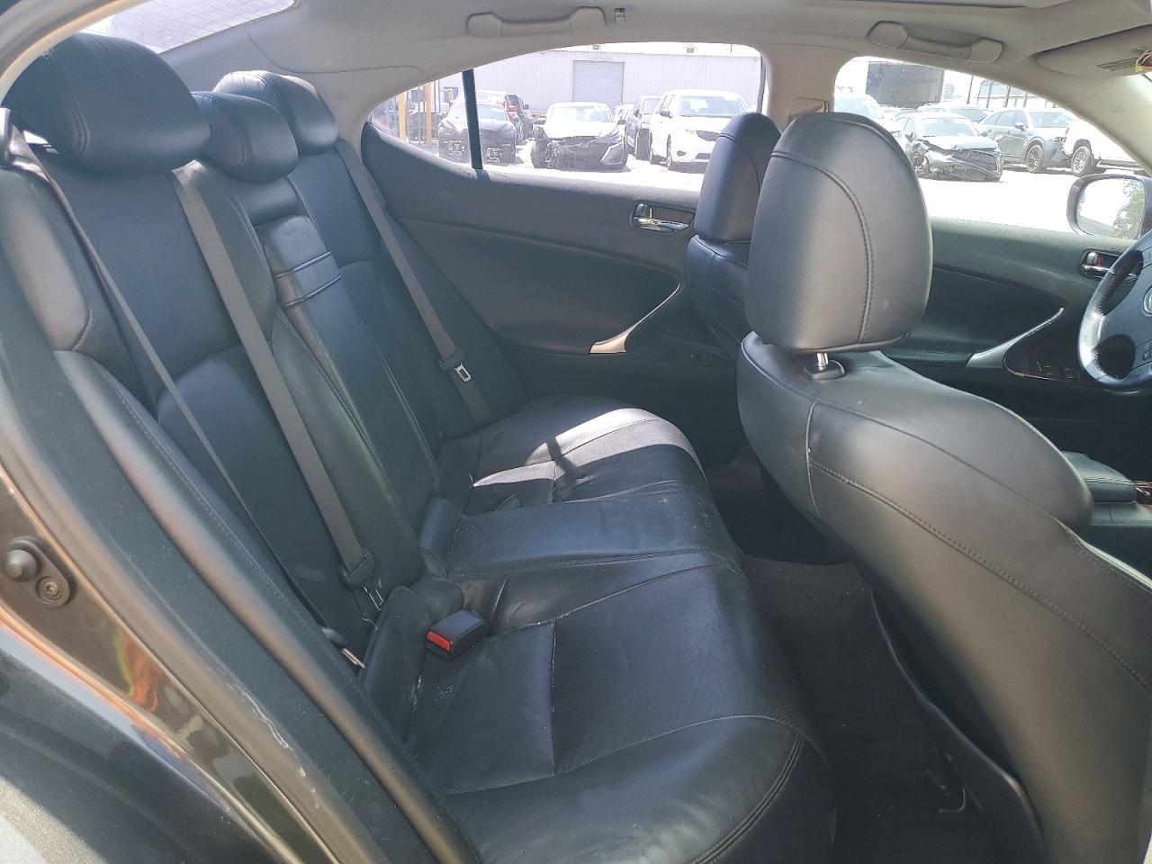 2007 LEXUS IS 350 photo 28