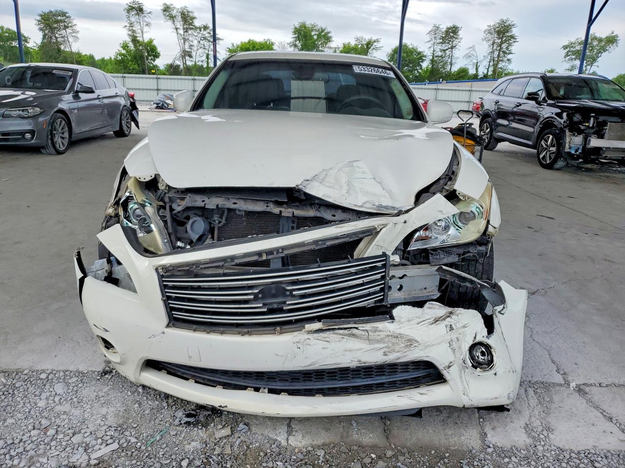 2011 INFINITI M37 BASE photo 9