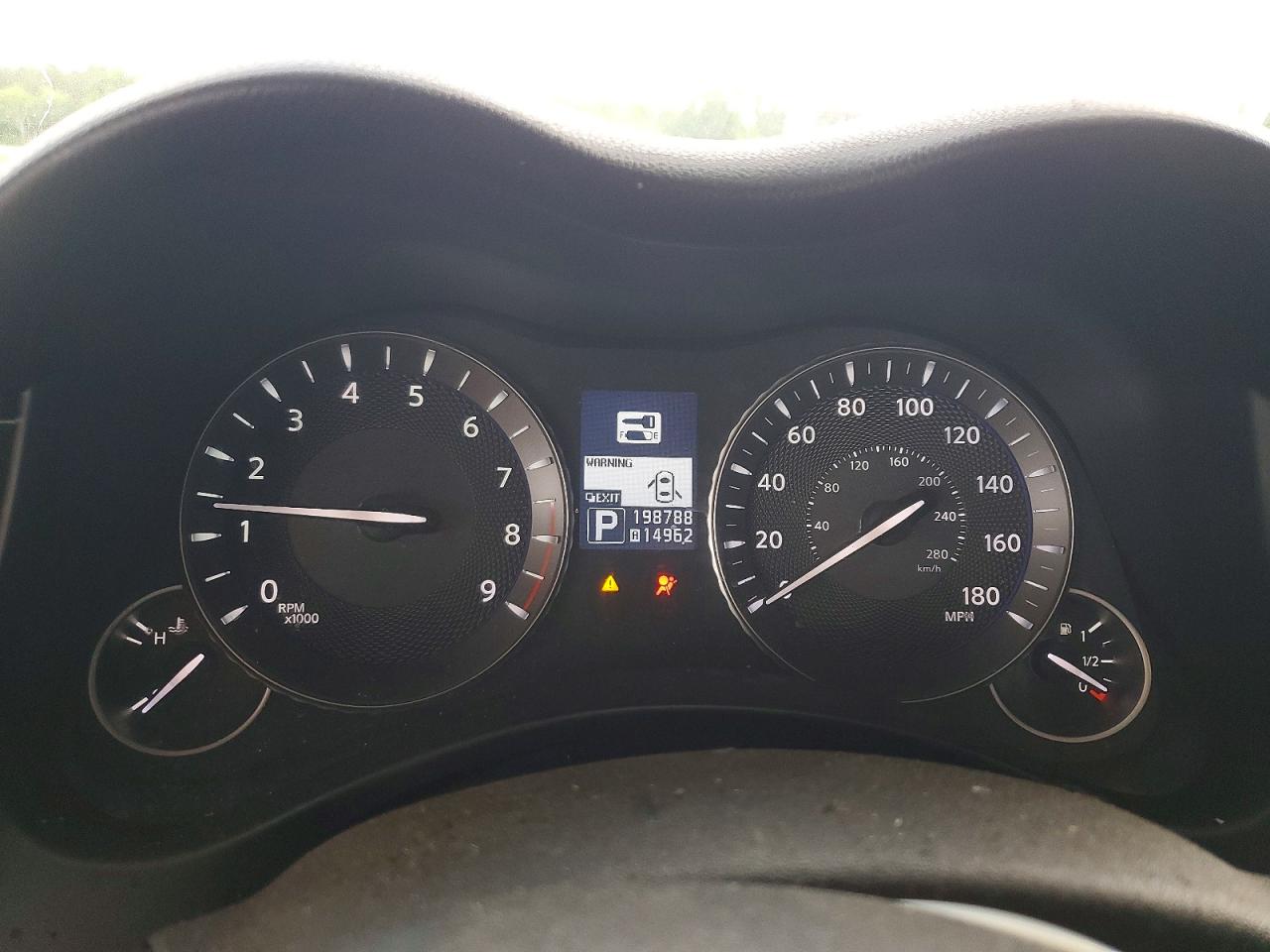 2011 INFINITI M37 BASE photo 17