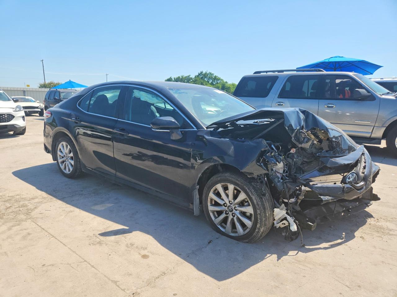2020 TOYOTA CAMRY LE photo 7