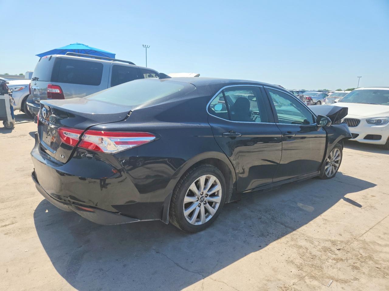 2020 TOYOTA CAMRY LE photo 5