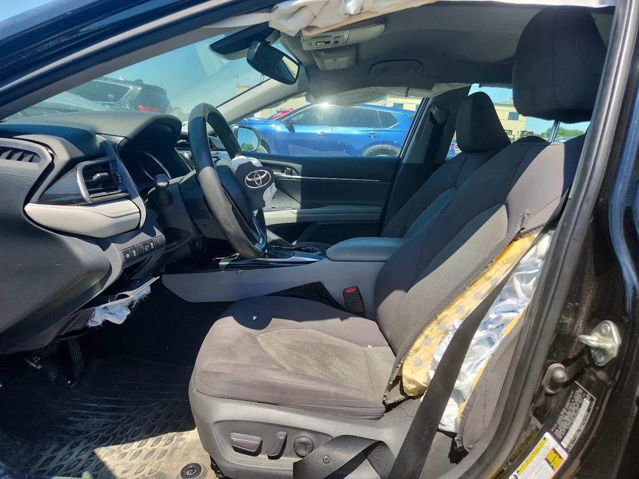 2020 TOYOTA CAMRY LE photo 13