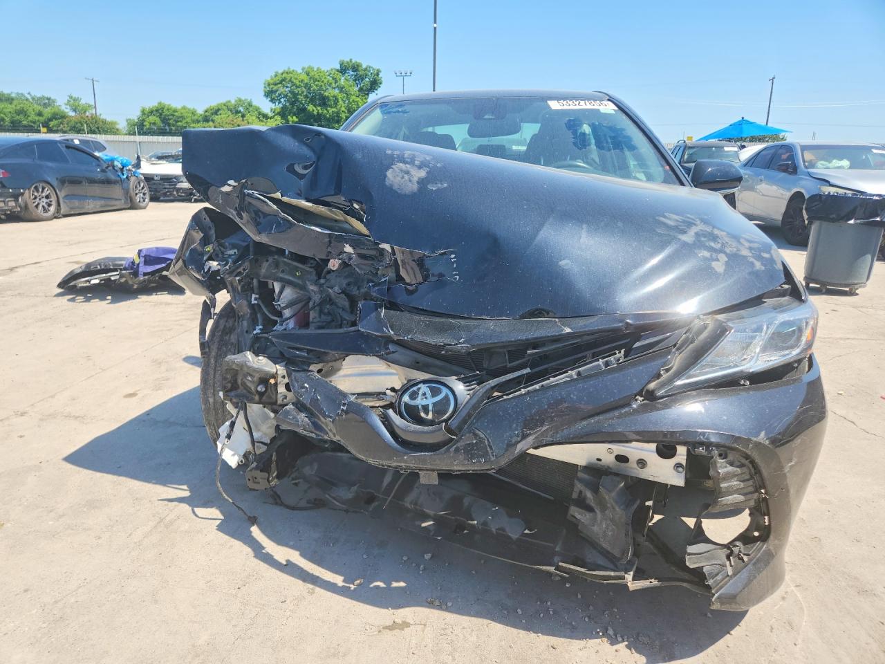 2020 TOYOTA CAMRY LE photo 9