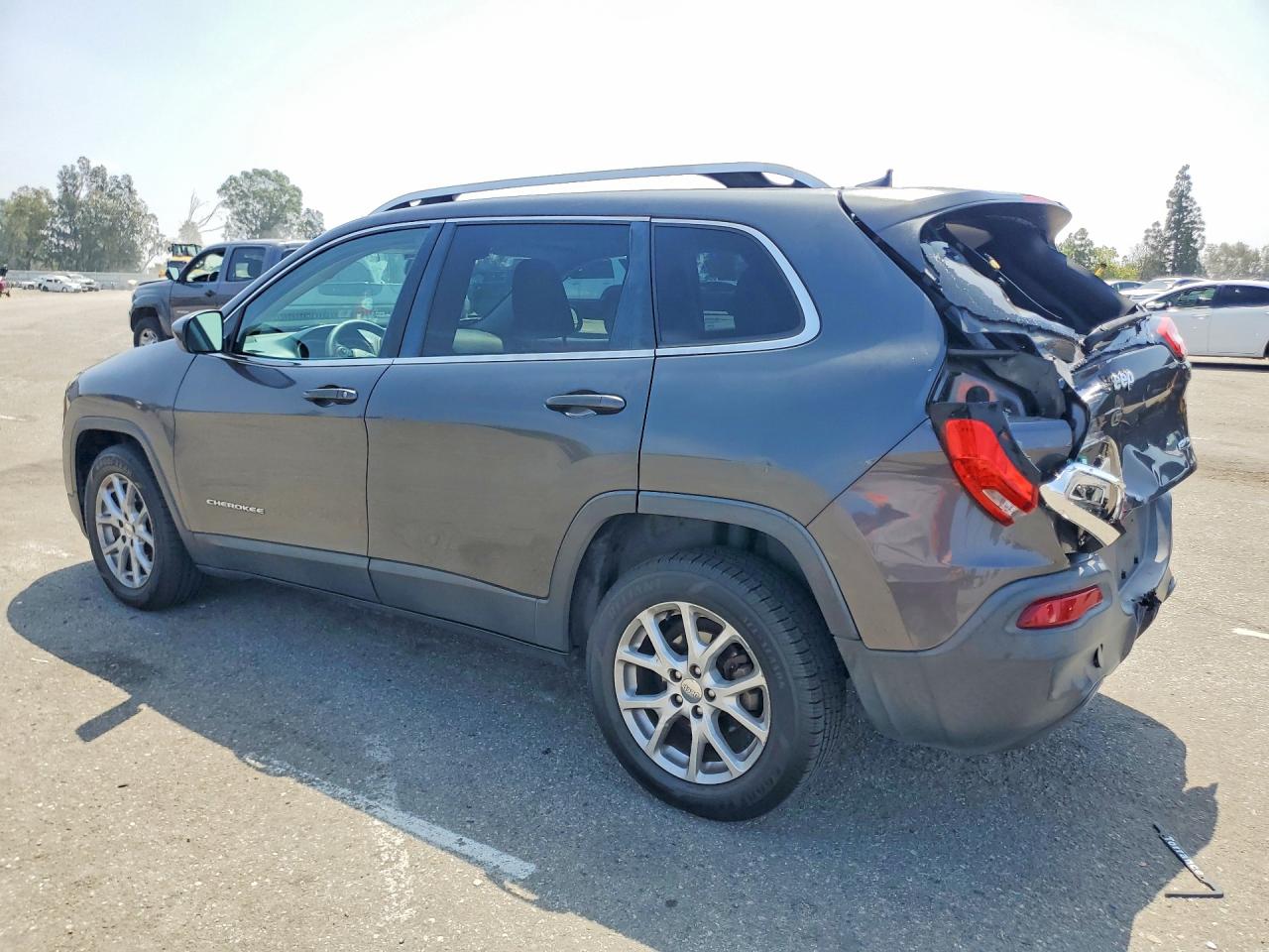 2016 JEEP CHEROKEE LATITUDE photo 4