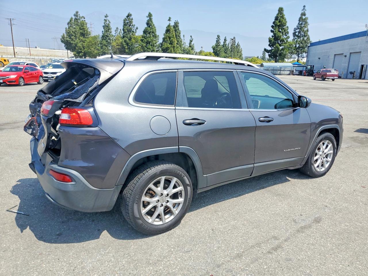 2016 JEEP CHEROKEE LATITUDE photo 7