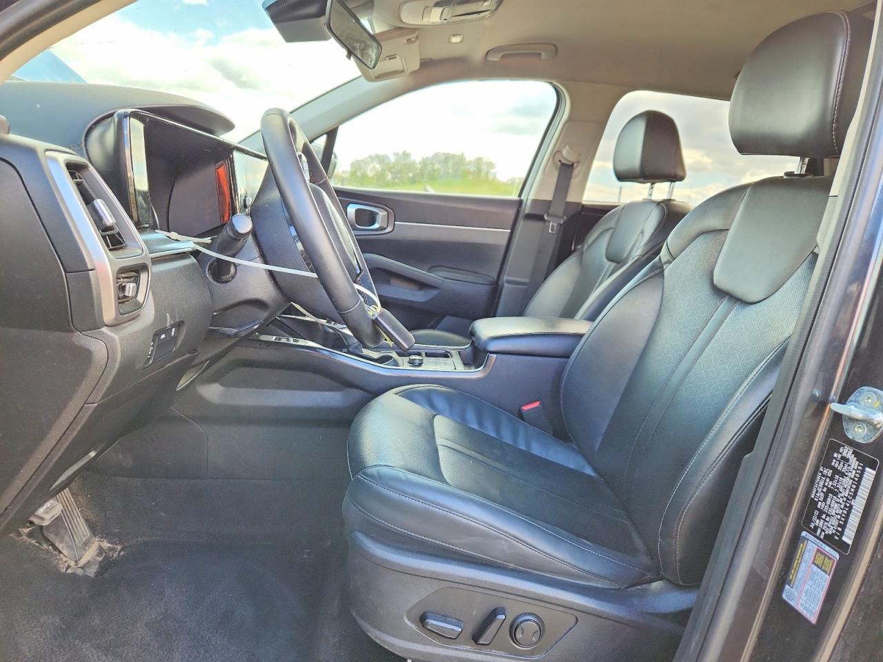 2022 KIA SORENTO S photo 19