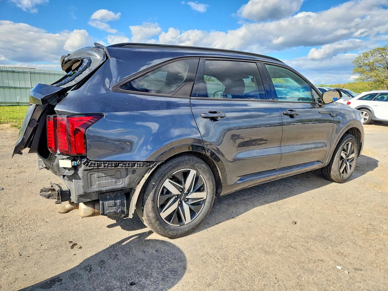 2022 KIA SORENTO S photo 7