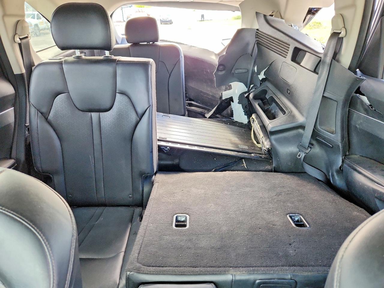 2022 KIA SORENTO S photo 28