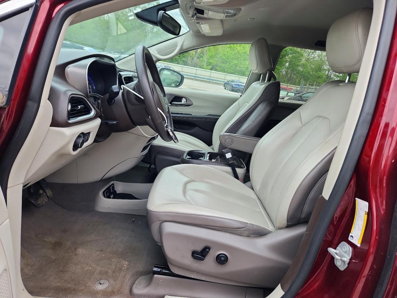 2020 CHRYSLER VOYAGER LXI photo 19