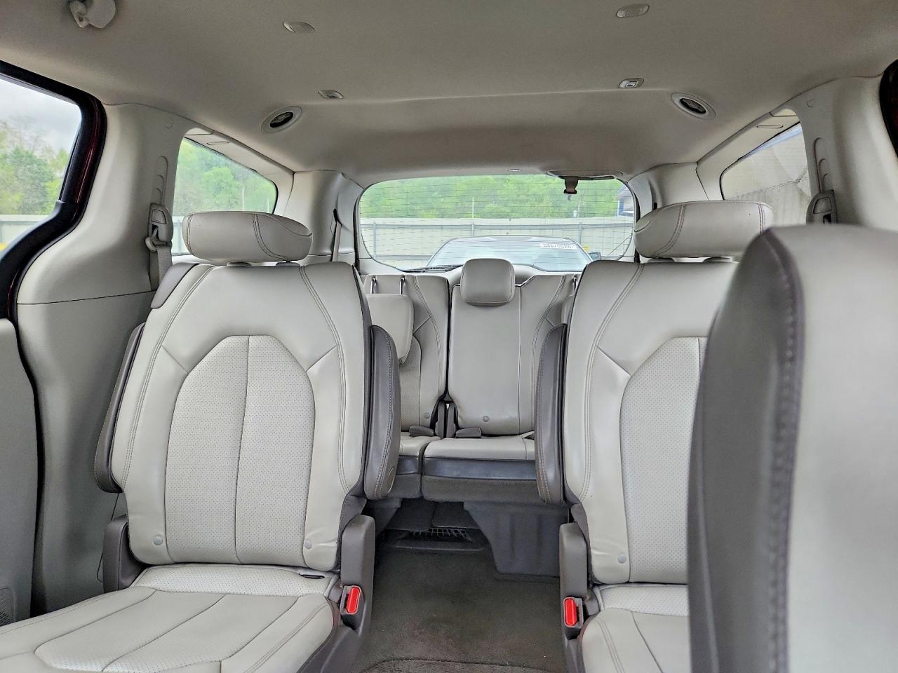 2020 CHRYSLER VOYAGER LXI photo 28