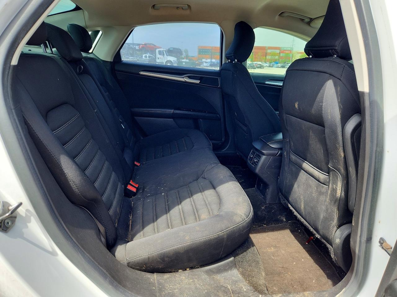2015 FORD FUSION SE photo 19