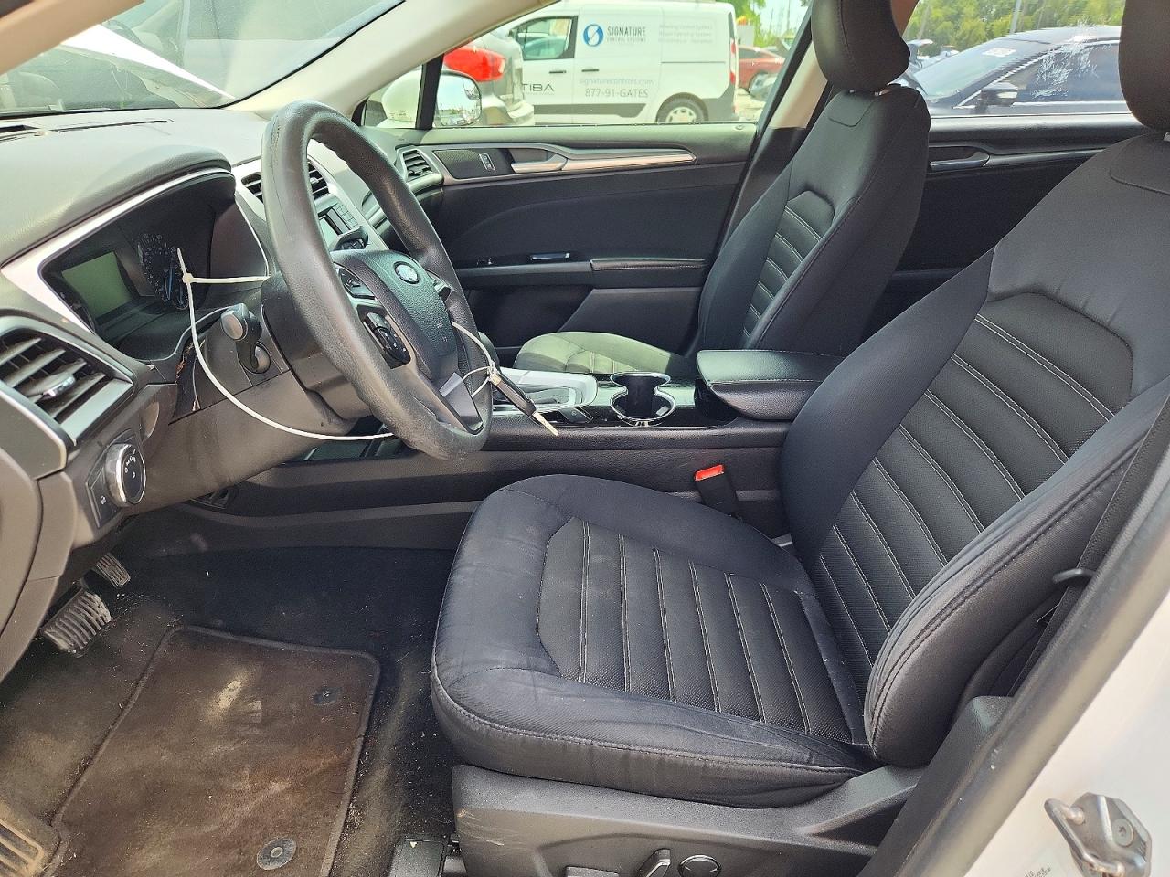 2015 FORD FUSION SE photo 13