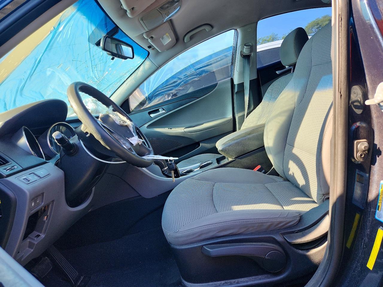 2012 HYUNDAI SONATA GLS photo 13