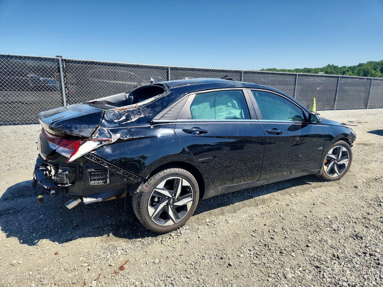 2022 HYUNDAI ELANTRA LIMITED photo 3