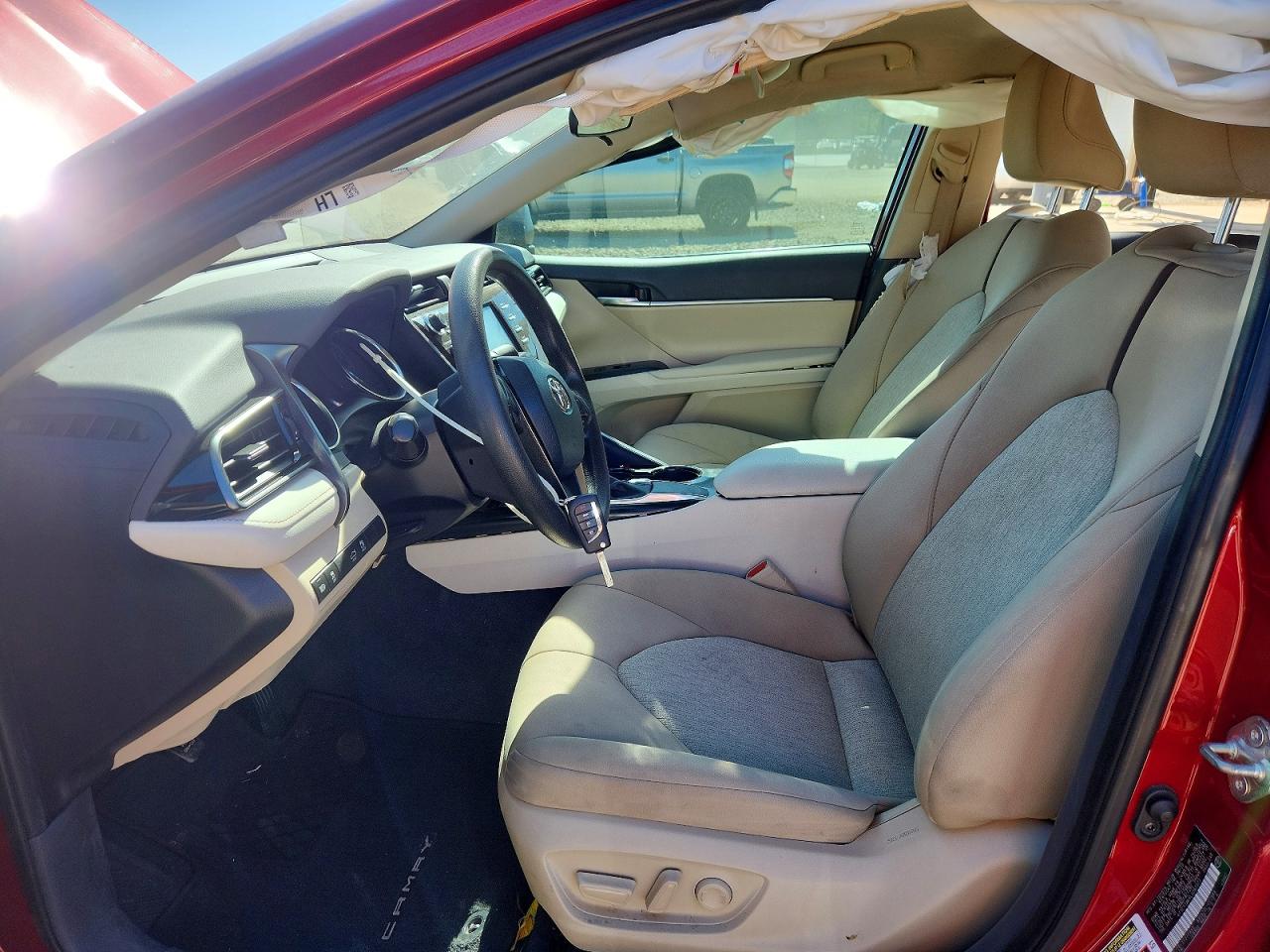 2020 TOYOTA CAMRY LE photo 13