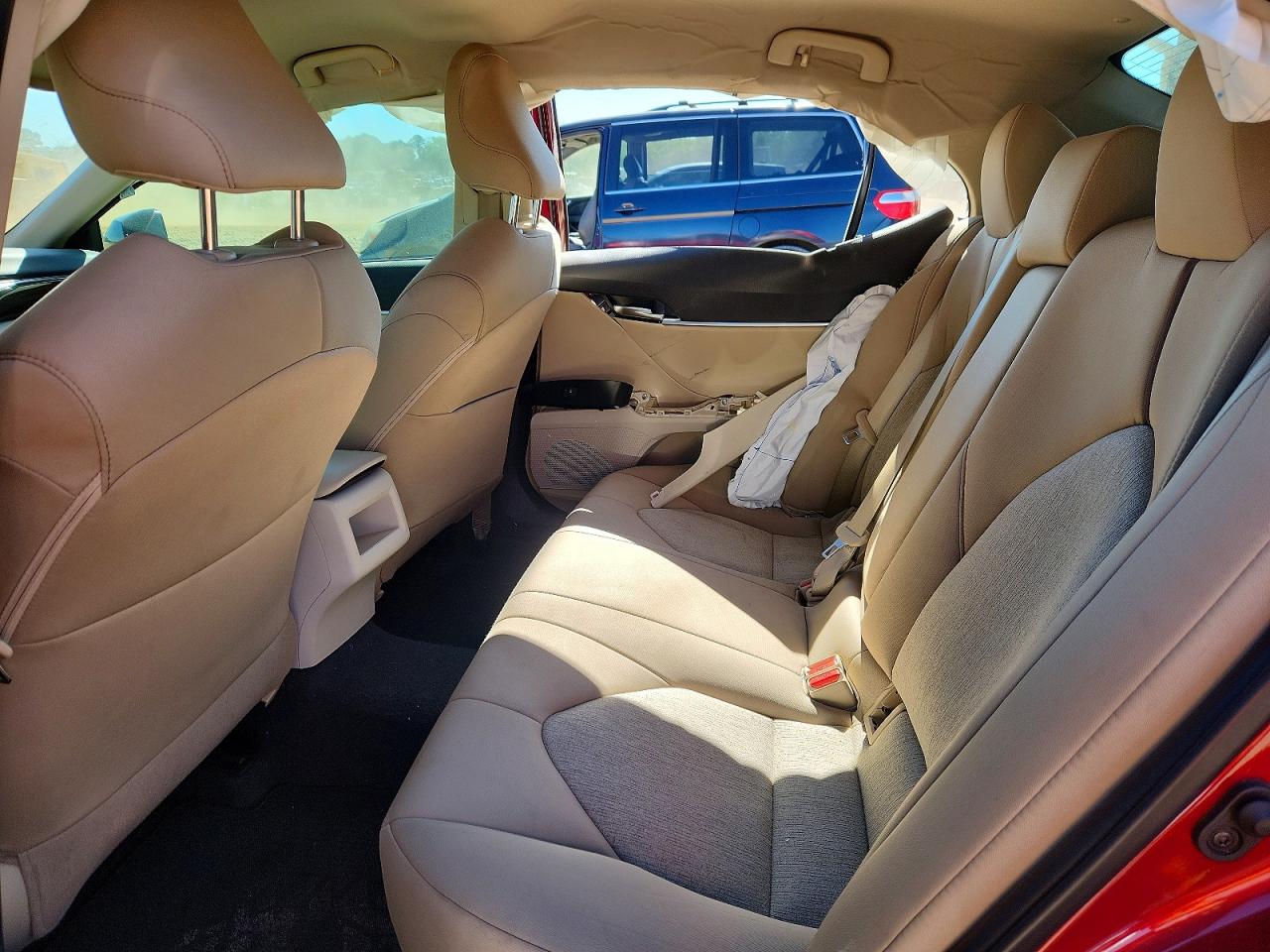 2020 TOYOTA CAMRY LE photo 19
