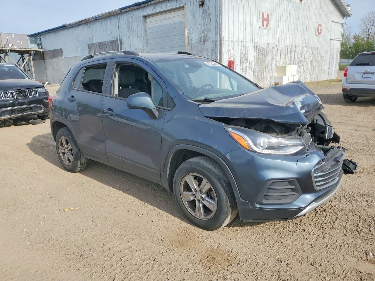2022 CHEVROLET TRAX 1LT photo 4