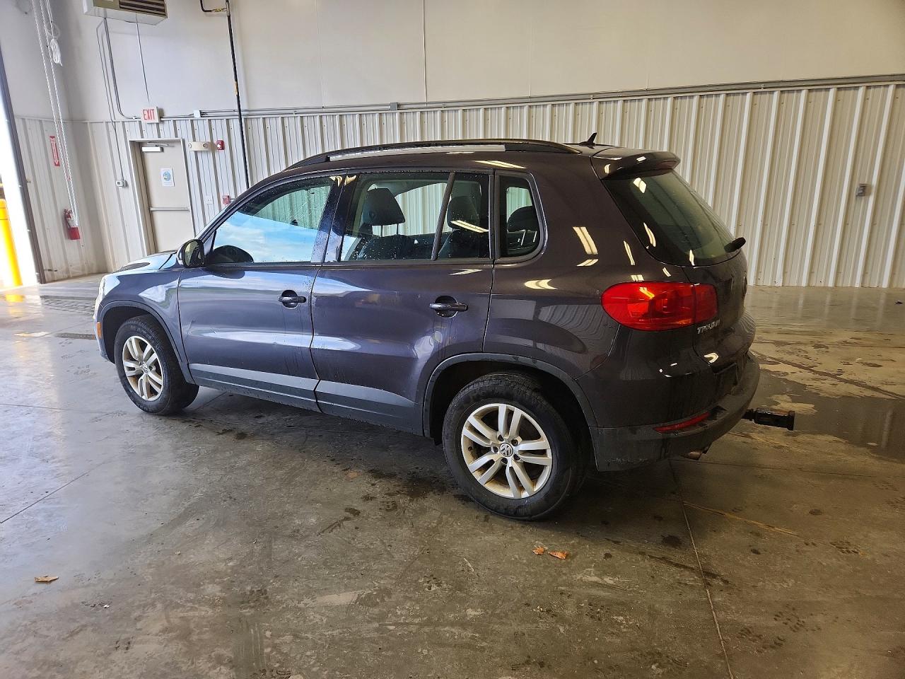 2016 VOLKSWAGEN TIGUAN S photo 3