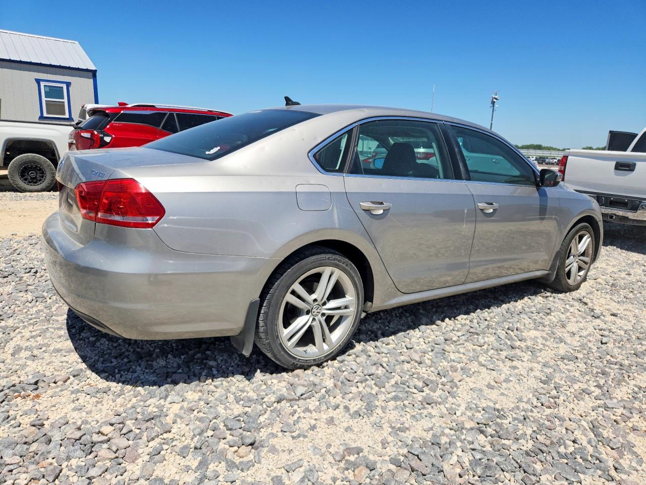 2014 VOLKSWAGEN PASSAT SE photo 5