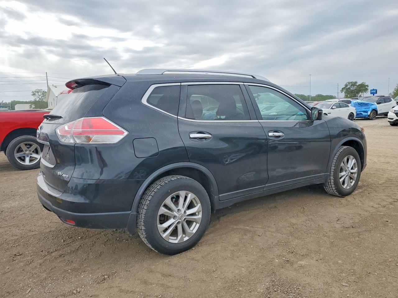 2016 NISSAN ROGUE SV photo 3