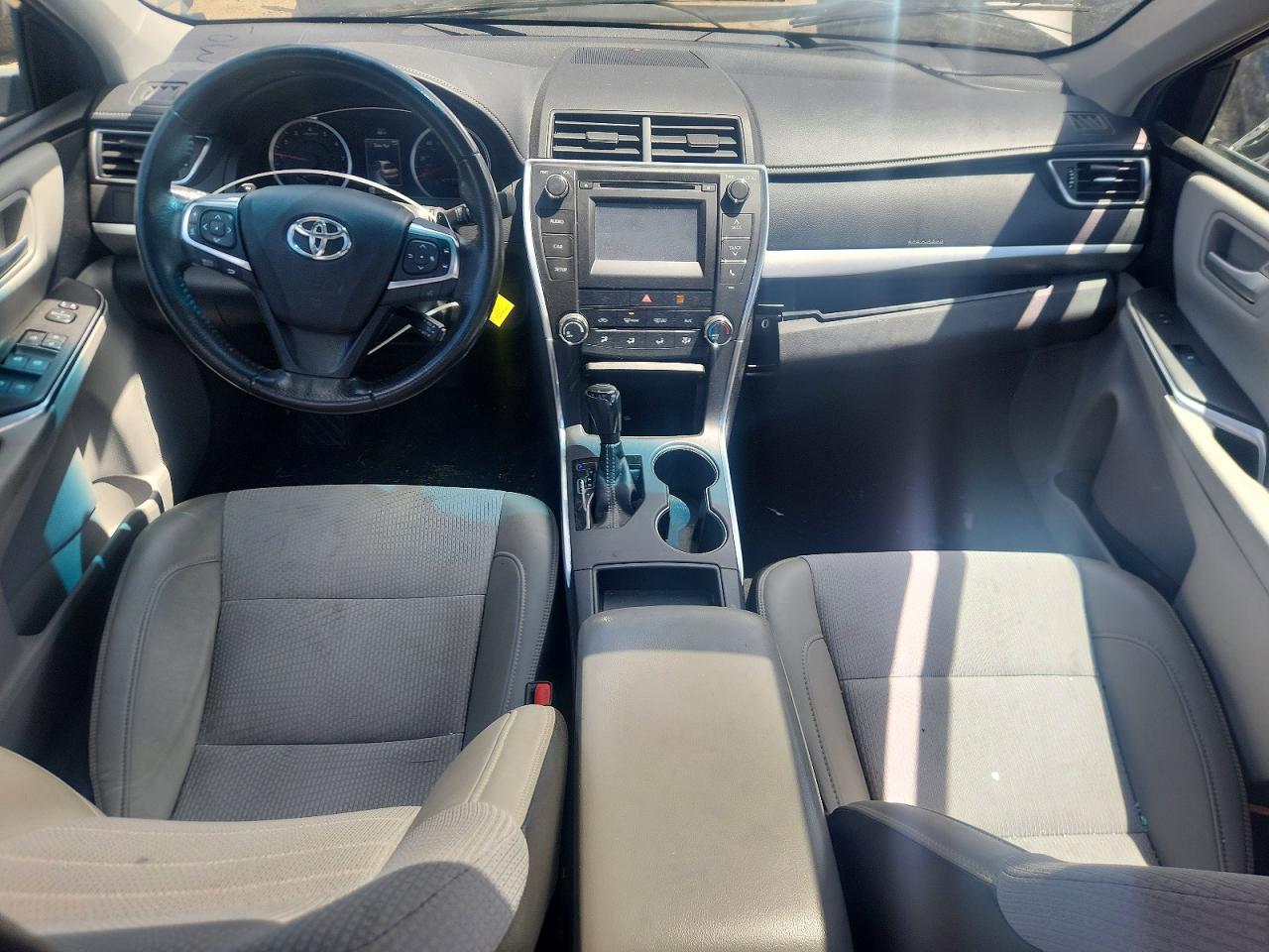 2017 TOYOTA CAMRY SE photo 22