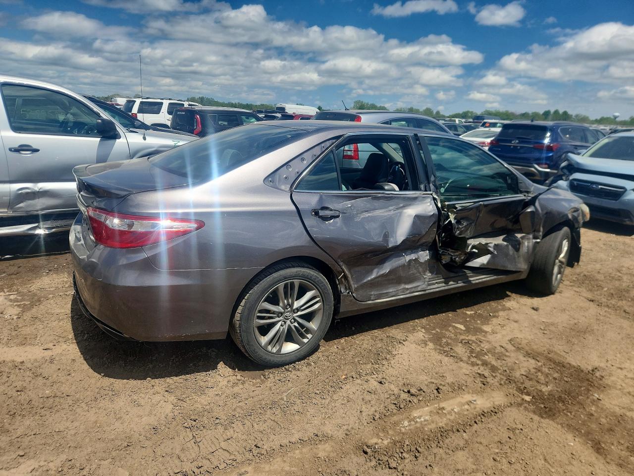 2017 TOYOTA CAMRY SE photo 7