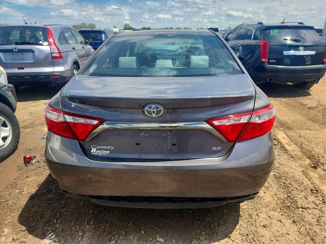 2017 TOYOTA CAMRY SE photo 16