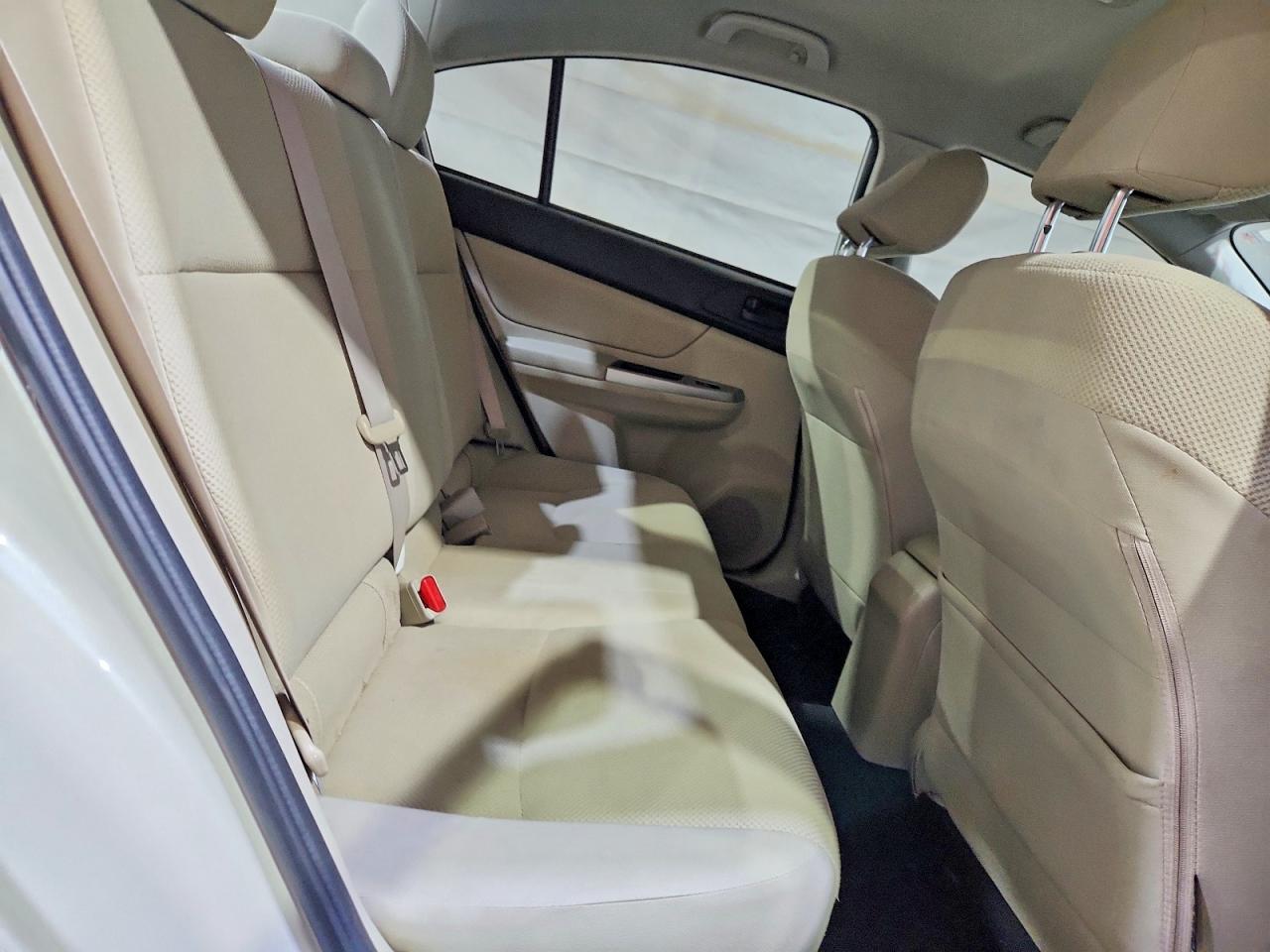 2016 SUBARU IMPREZA photo 19