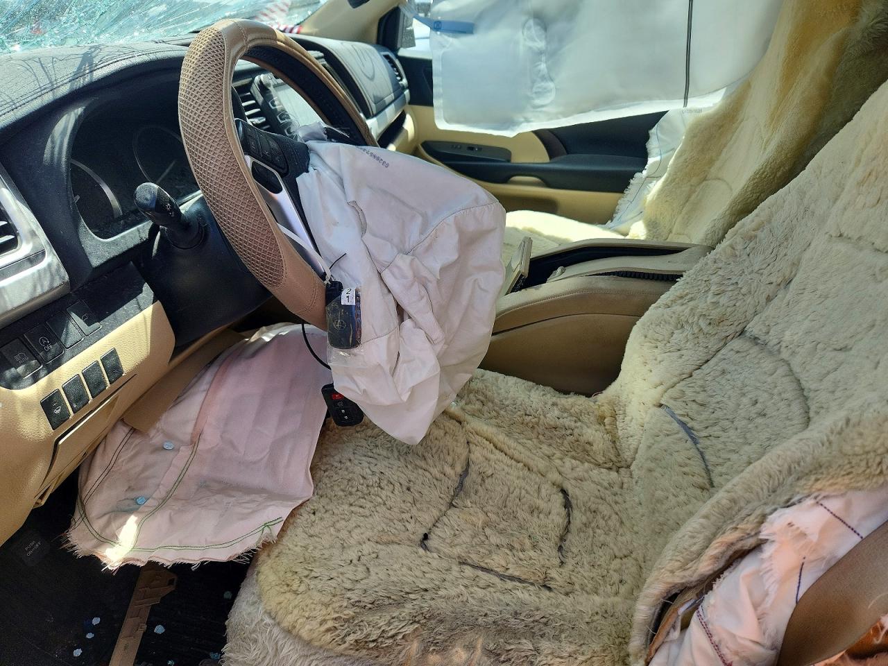 2019 TOYOTA HIGHLANDER XLE photo 7