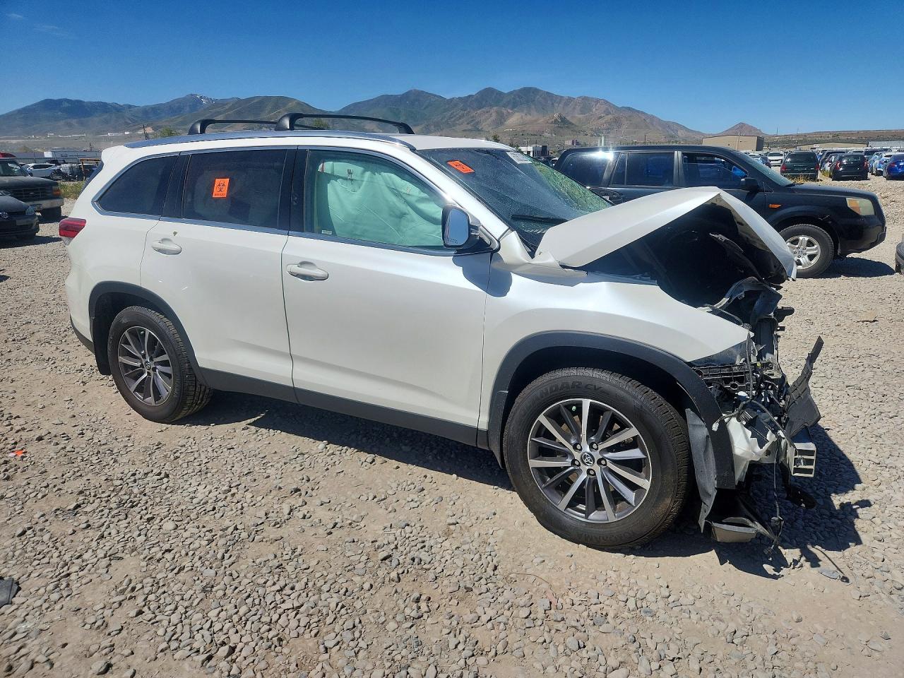 2019 TOYOTA HIGHLANDER XLE photo 4