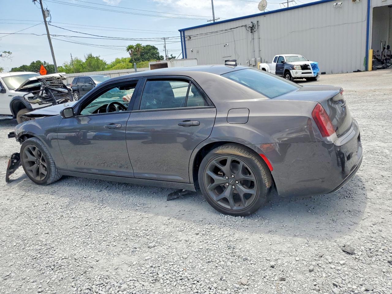 2021 CHRYSLER 300 photo 4