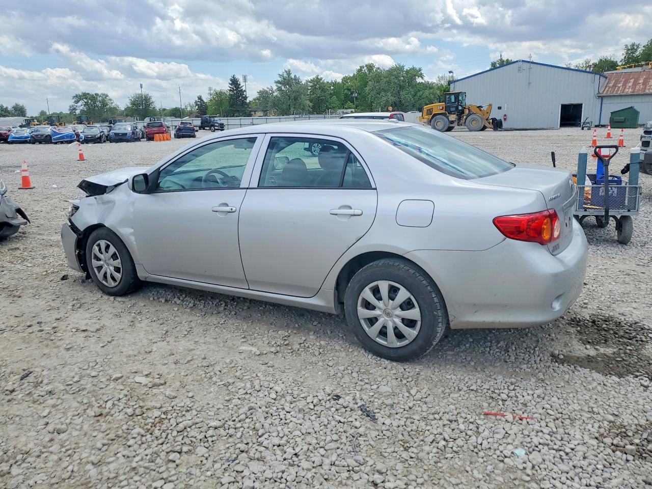 2010 TOYOTA COROLLA LE photo 3