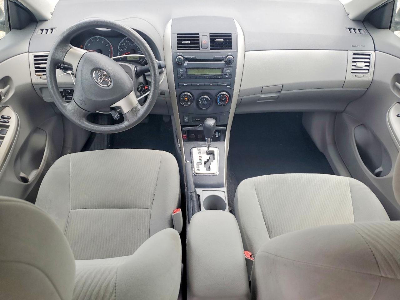 2010 TOYOTA COROLLA LE photo 15