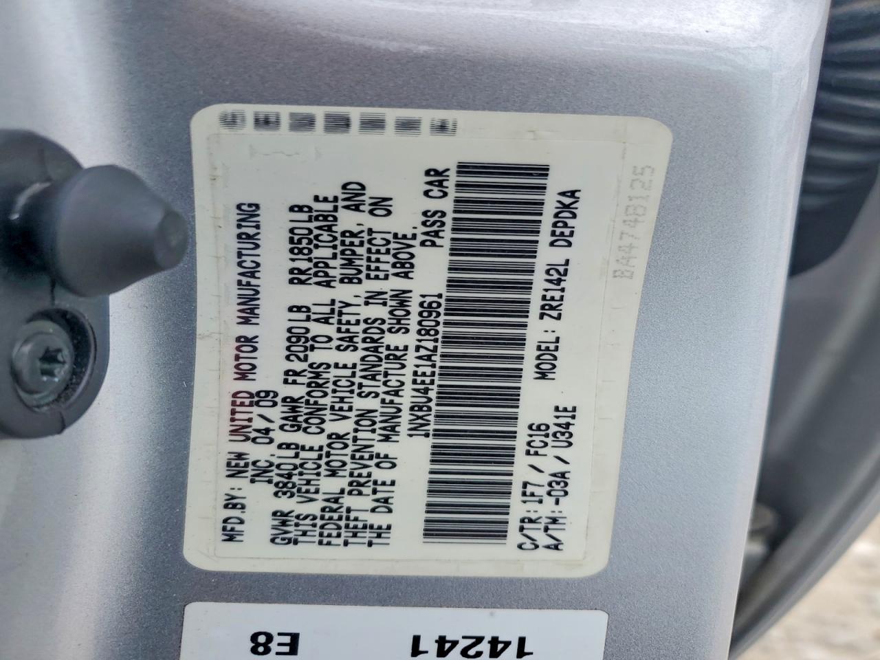 2010 TOYOTA COROLLA LE photo 23