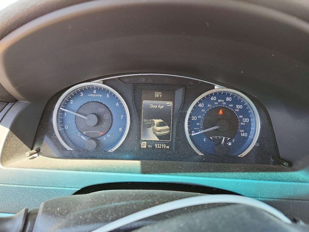 2015 TOYOTA CAMRY LE photo 9